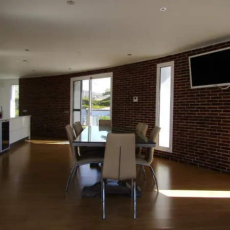 Luxury Villa With Private Heated Pool In A Quiet Area. Βίλα