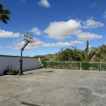 Luxury Villa With Private Heated Pool In A Quiet Area. San Miguel de Abona